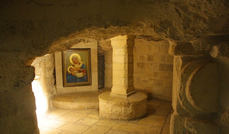 En la Gruta de la Leche, oración por la paz